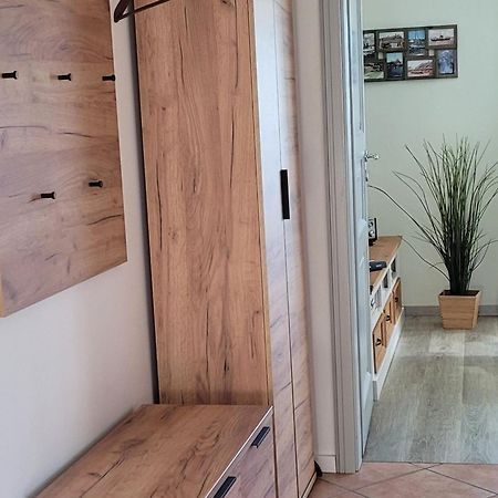 Ferienwohnung Im Roten Haus Stahlbrode Luaran gambar
