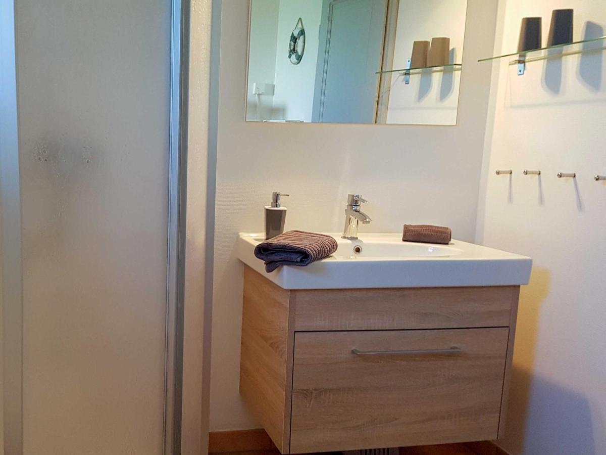 Ferienwohnung Im Roten Haus Stahlbrode Luaran gambar
